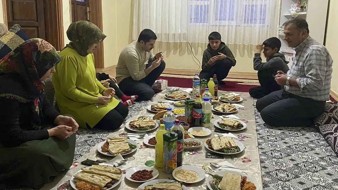 Özalp Kaymakamından iftar ziyareti