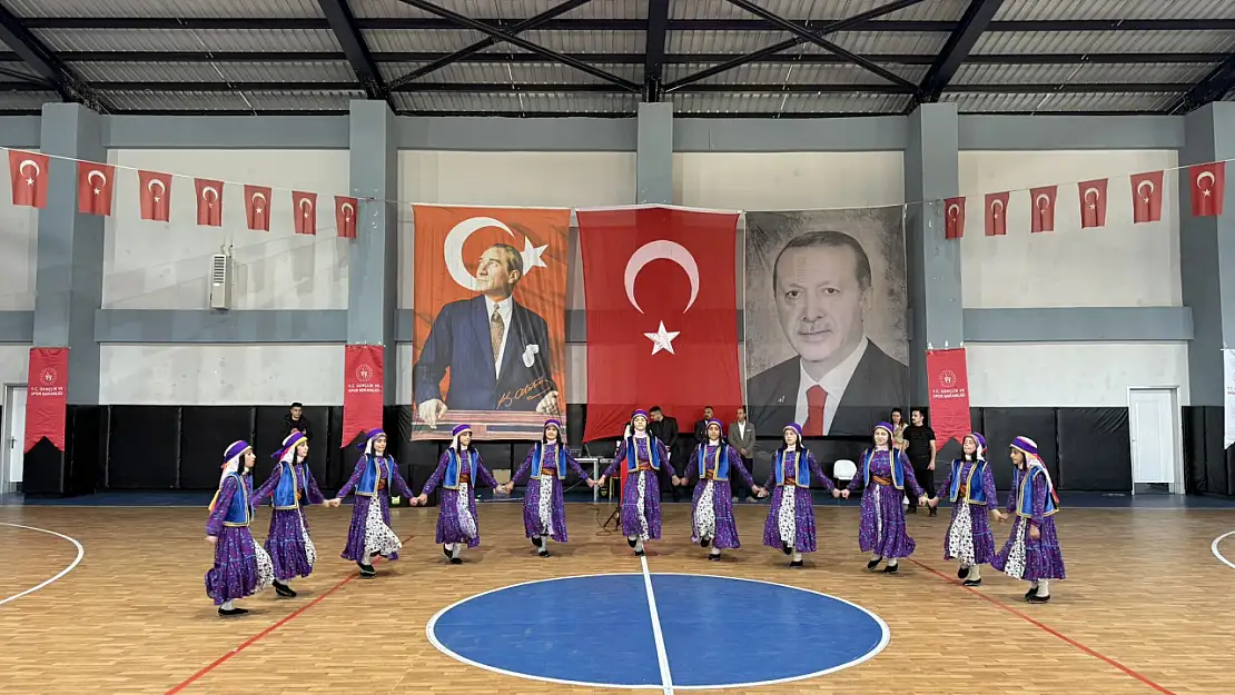 Özalp'ta 19 Mayıs coşkusu