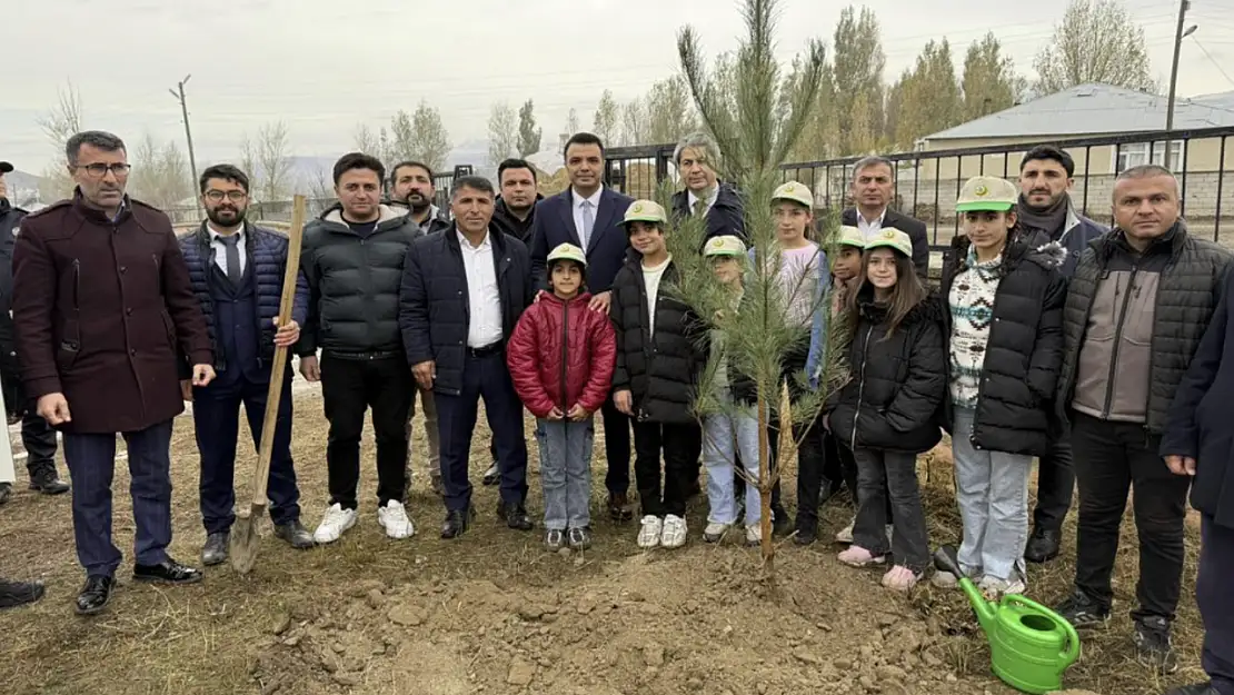 Özalp'ta fidan dikim etkinliği gerçekleştirildi