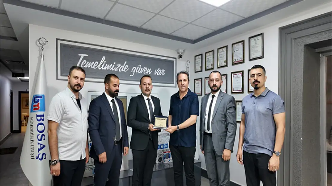 Perihanoğlu: Gençlerin gücüyle Van'ı geleceğe taşıyacağız