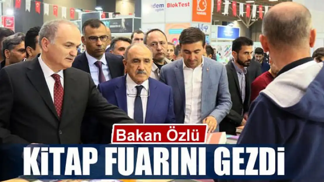 Bakan Özlü, kitap fuarını gezdi 