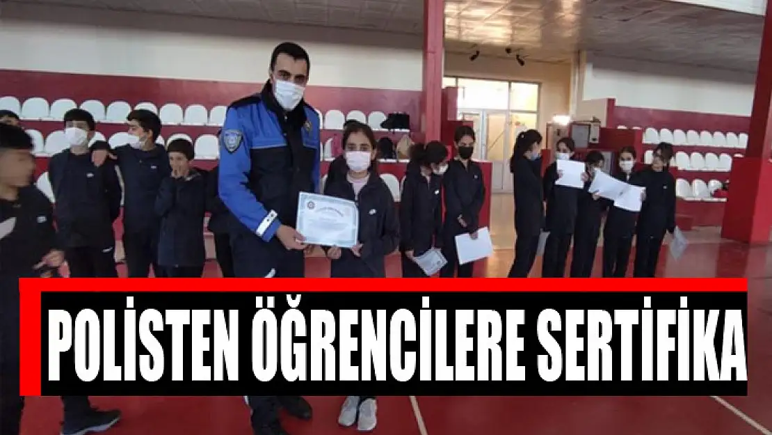 Polisten öğrencilere sertifika