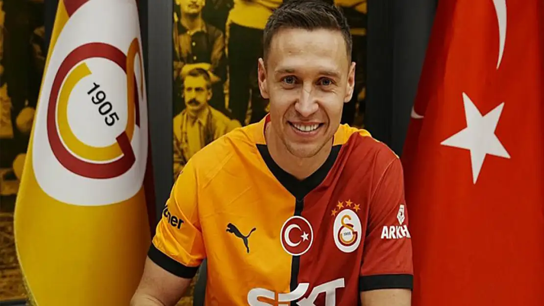 Przemyslaw Frankowski resmen Galatasaray'da