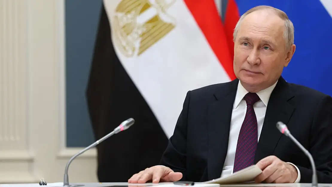 Putin: Sisi ile sürekli temas halindeyiz