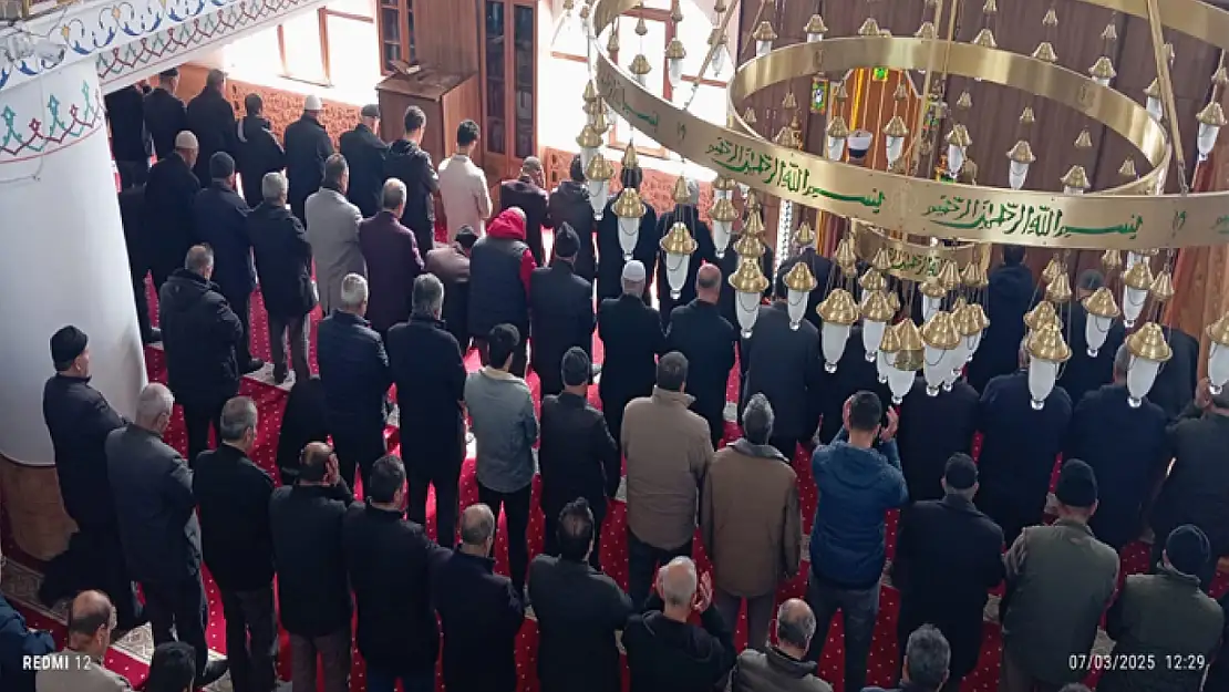 Ramazan'ın ilk cuma namazı heyecanı