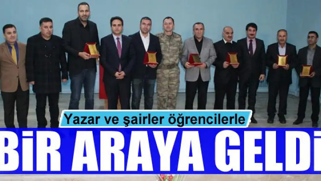 Yazar ve şairler öğrencilerle bir araya geldi 