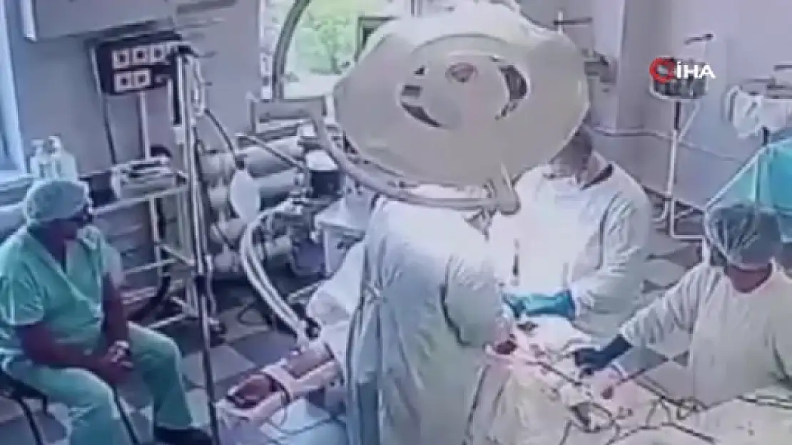 Rusya'da doktorlar 8.8'lik depreme ameliyatta yakalandı