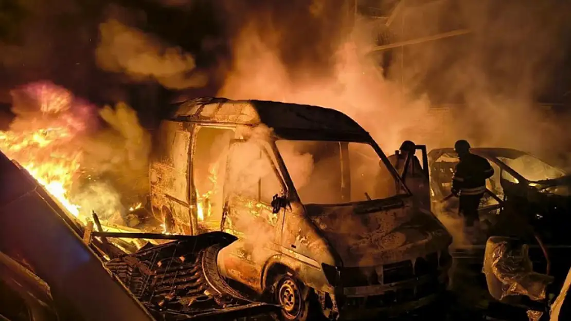 Rusya'dan Ukrayna'ya 4'ü balistik 13 füze ve 805 İHA ile saldırı: 3 ölü