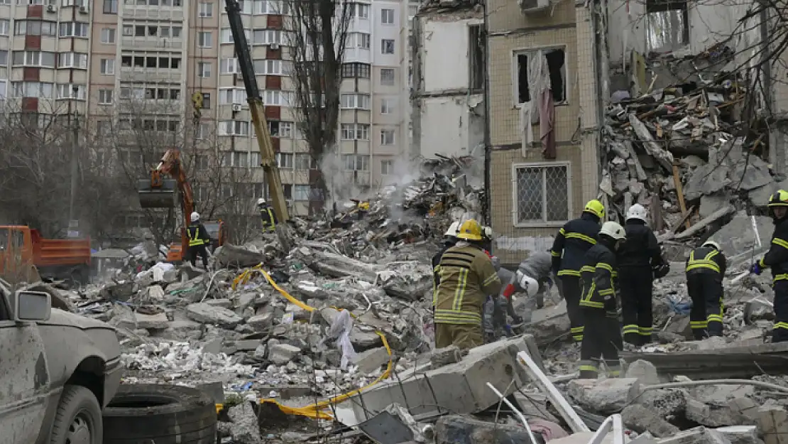 Rusya, Odessa'da apartmanı vurdu: 3 ölü, 8 yaralı