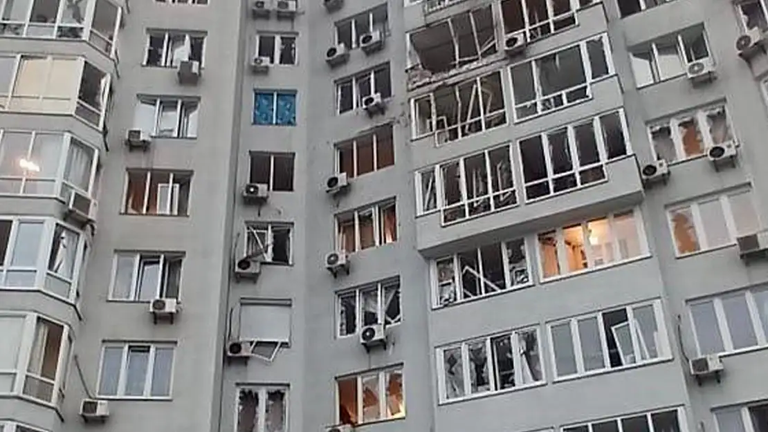 Rusya, Ukrayna'ya ait hava üssünü hipersonik füzelerle vurdu
