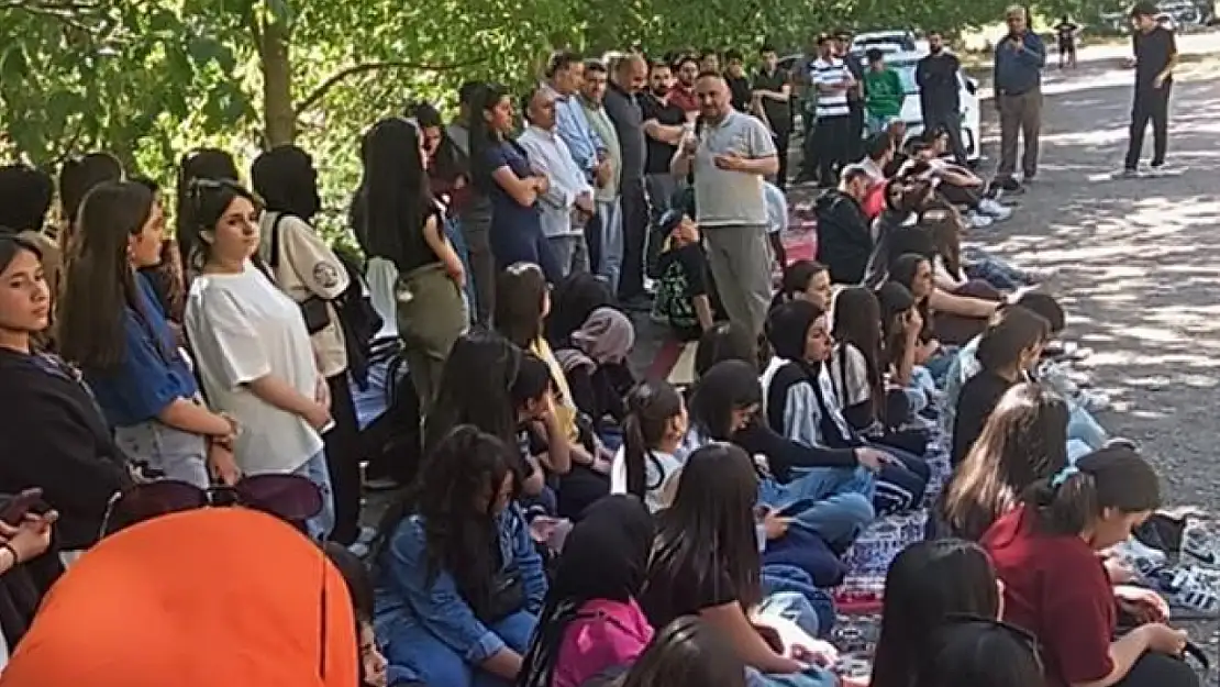 Sabah namazında buluştular