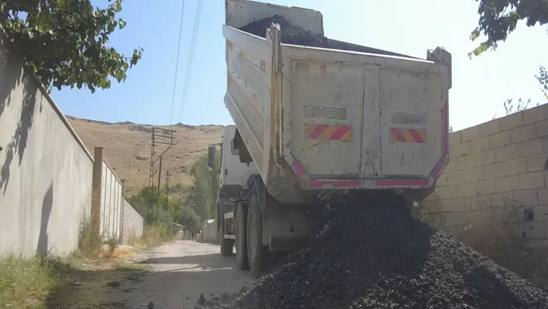 Salihiye Mahallesi'nde asfaltlama çalışması