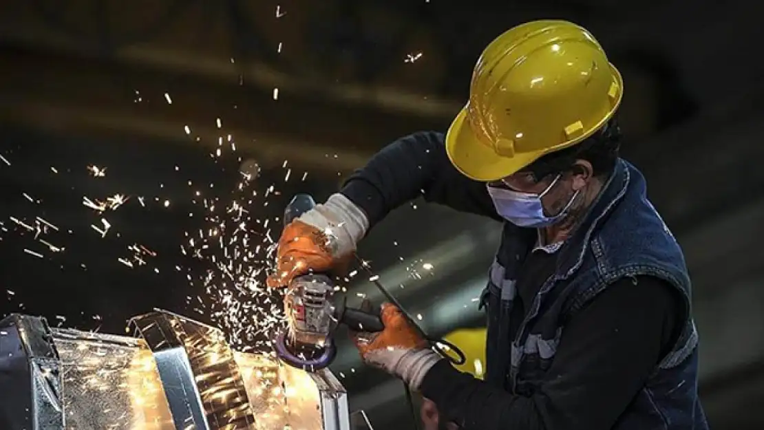 Sanayi üretimi yıllık yüzde 2,4 azaldı