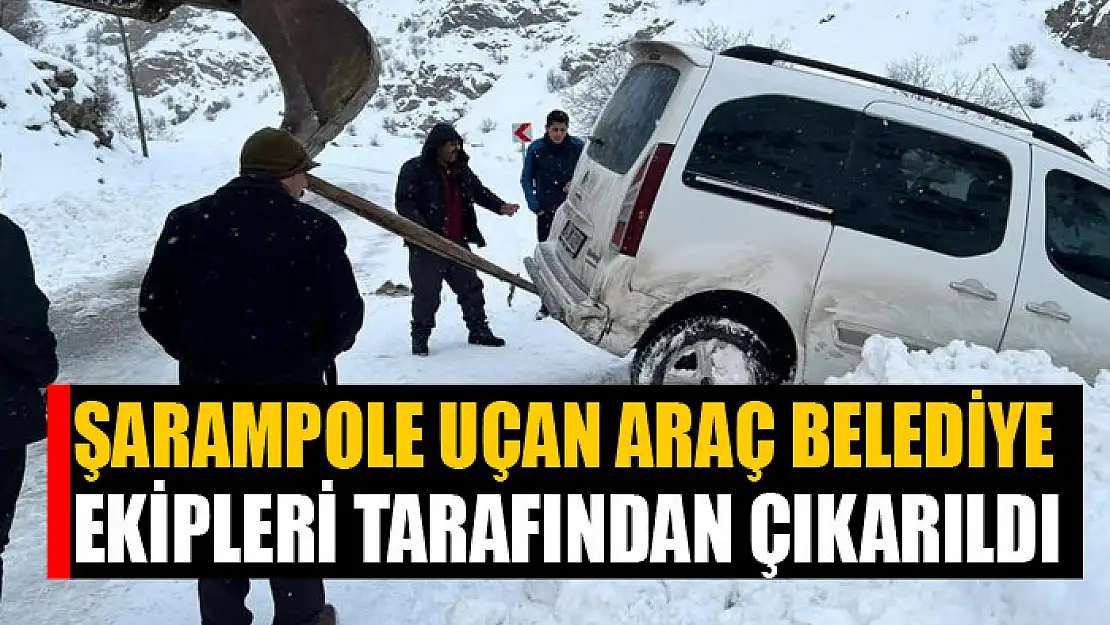 Şarampole uçan araç belediye ekipleri tarafından çıkarıldı