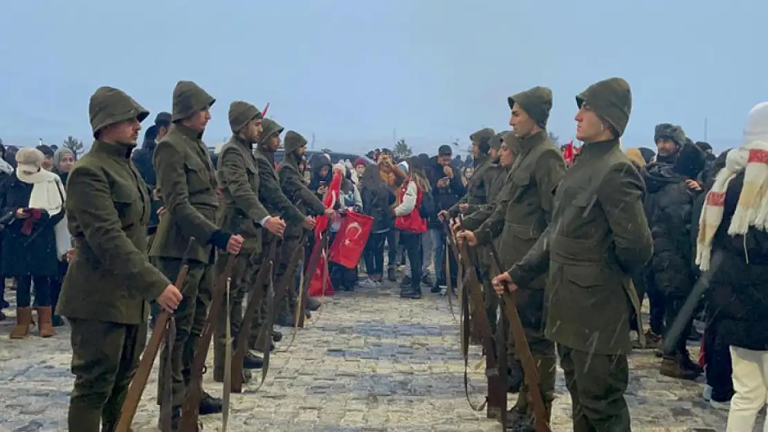 Sarıkamış şehitlerine saygı nöbeti