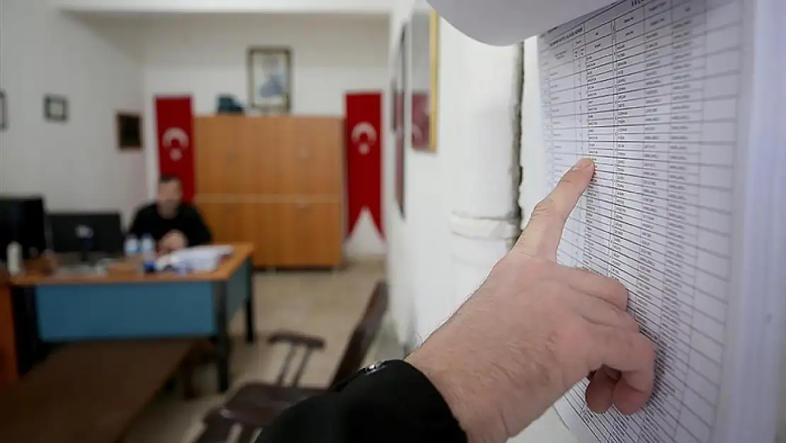 Seçmen listeleri muhtarlıklarda askıya çıkıyor Vanlı seçmenlere uyarı