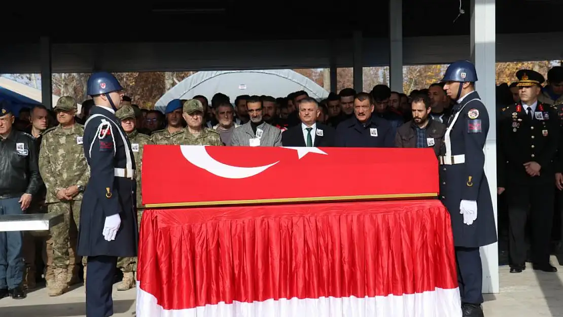 Şehit uzman çavuş son yolculuğuna uğurlandı