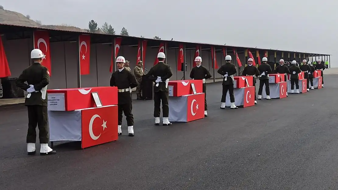 Şehitler törenle memleketlerine uğurlandı