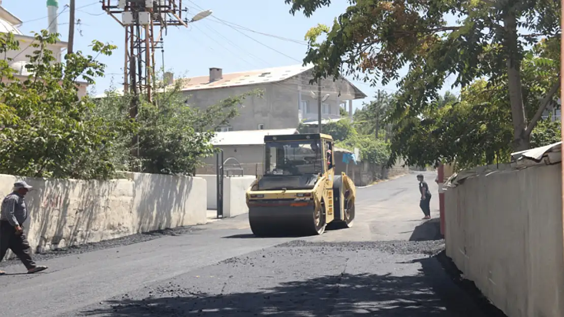 Selahattin Eyyübi Mahallesi'nde asfalt çalışması