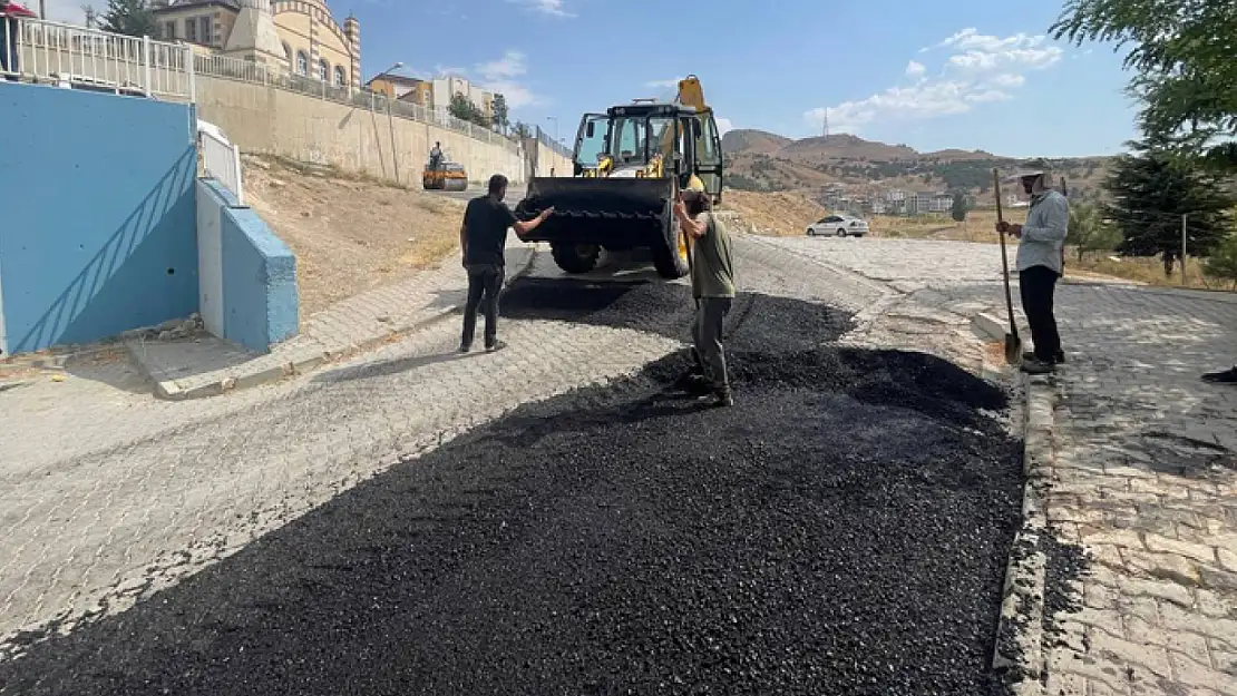 Sıhke TOKİ ve Akköprü Mahallesi'nde asfalt çalışması