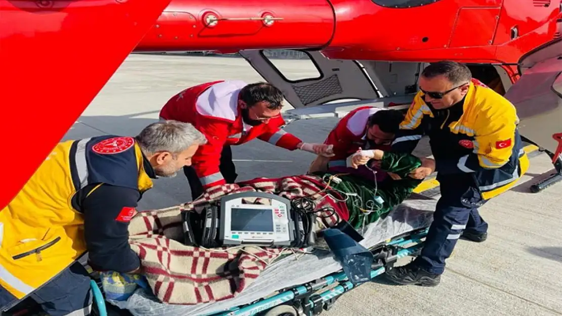 Şırnak'taki hasta ambulans helikopterle Van'a getirildi