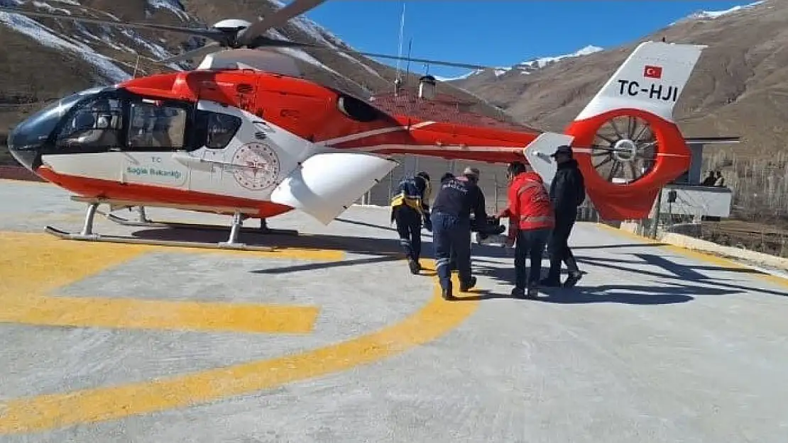 Şırnak ve Bahçesaray'daki hastalar ambulans helikopterle Van'a sevk edildi