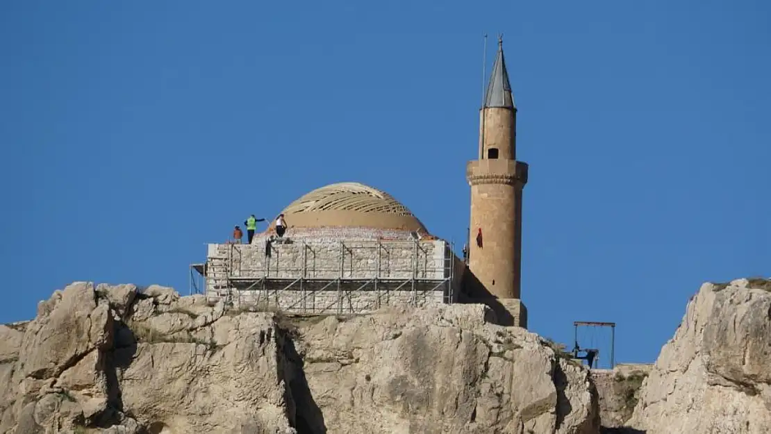 Süleyman Han Camii yeniden ibadete açılıyor