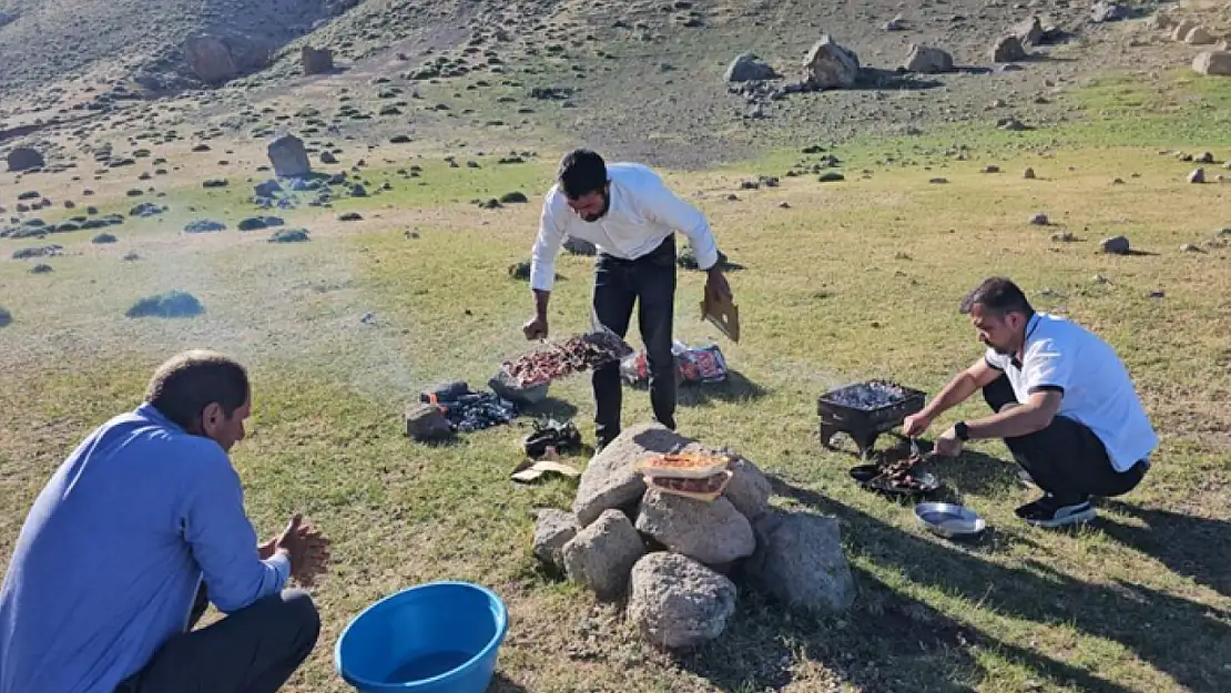 Süphan Dağı piknikçilerin yeni gözdesi oldu