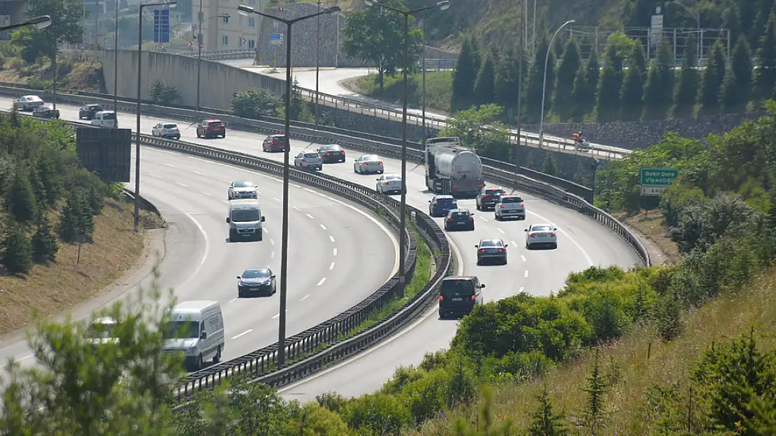 TEM'de bayram öncesi trafik akıcı