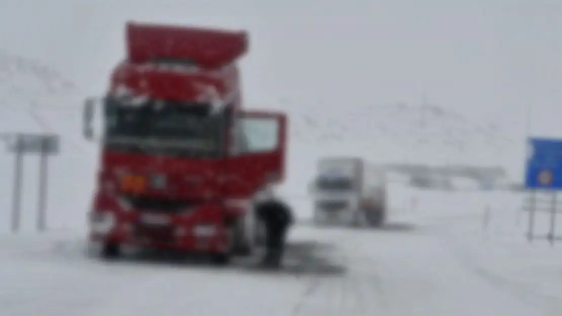 Tendürek Geçidi trafiğe kapatıldı