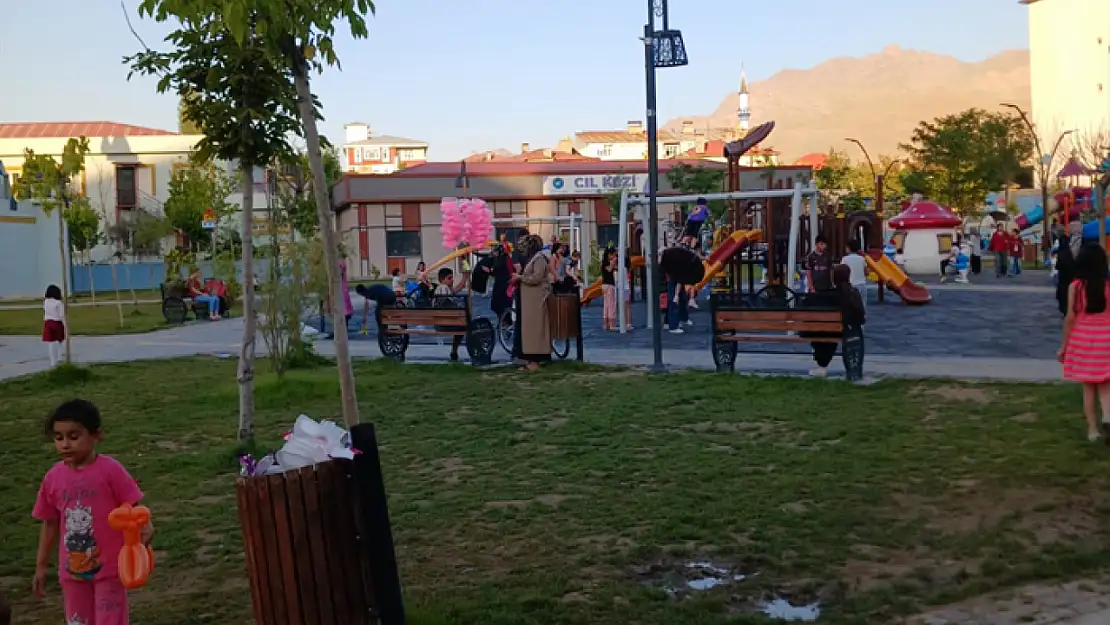 Ters Ev ziyaretçi akınına uğruyor: İpek Park'a yoğun ilgi