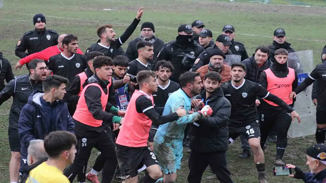 TFF 2. Lig'de maç sonu ortalık karıştı