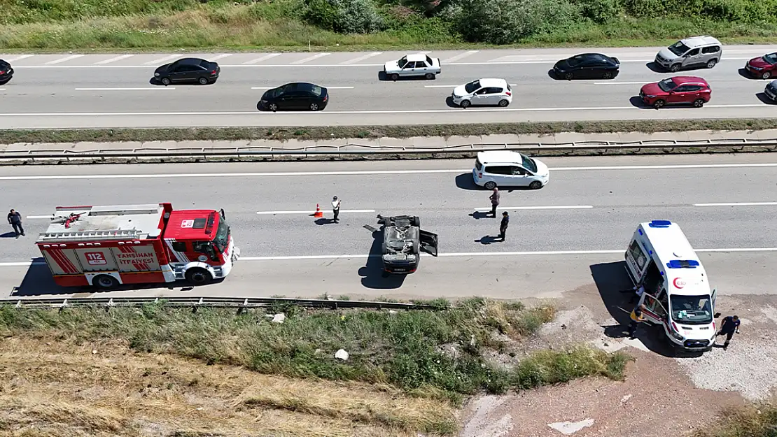 Ticari araçla çarpışan otomobil 175 metre sürüklendi: 4 yaralı