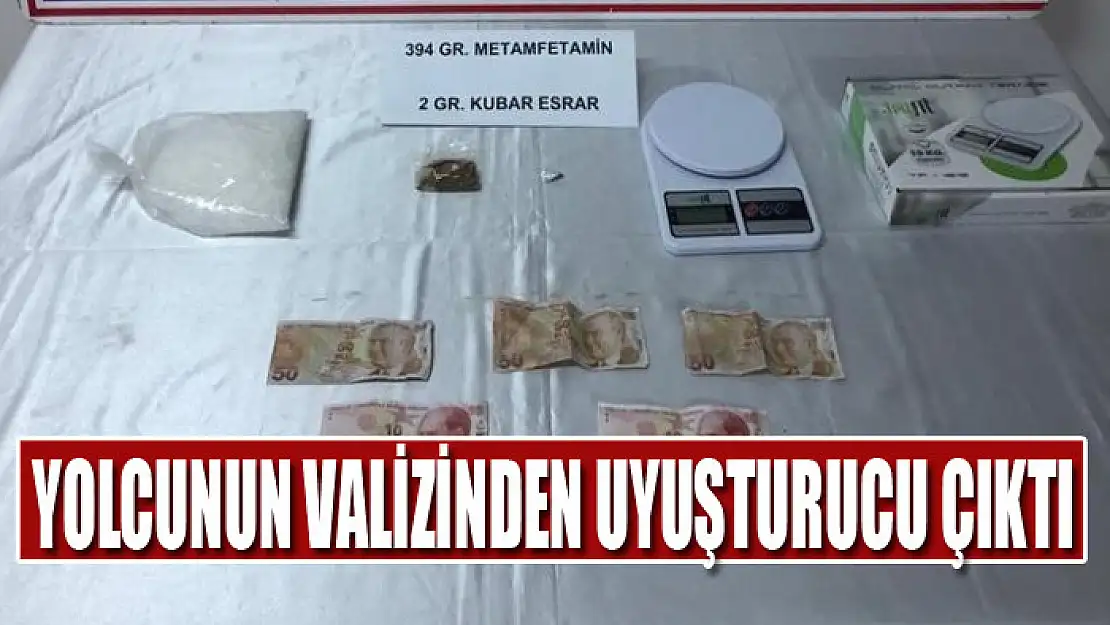 Ticari taksideki yolcunun valizinden uyuşturucu çıktı