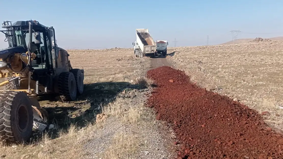 Topraklı Mahallesi'nde stabilize yol çalışmaları