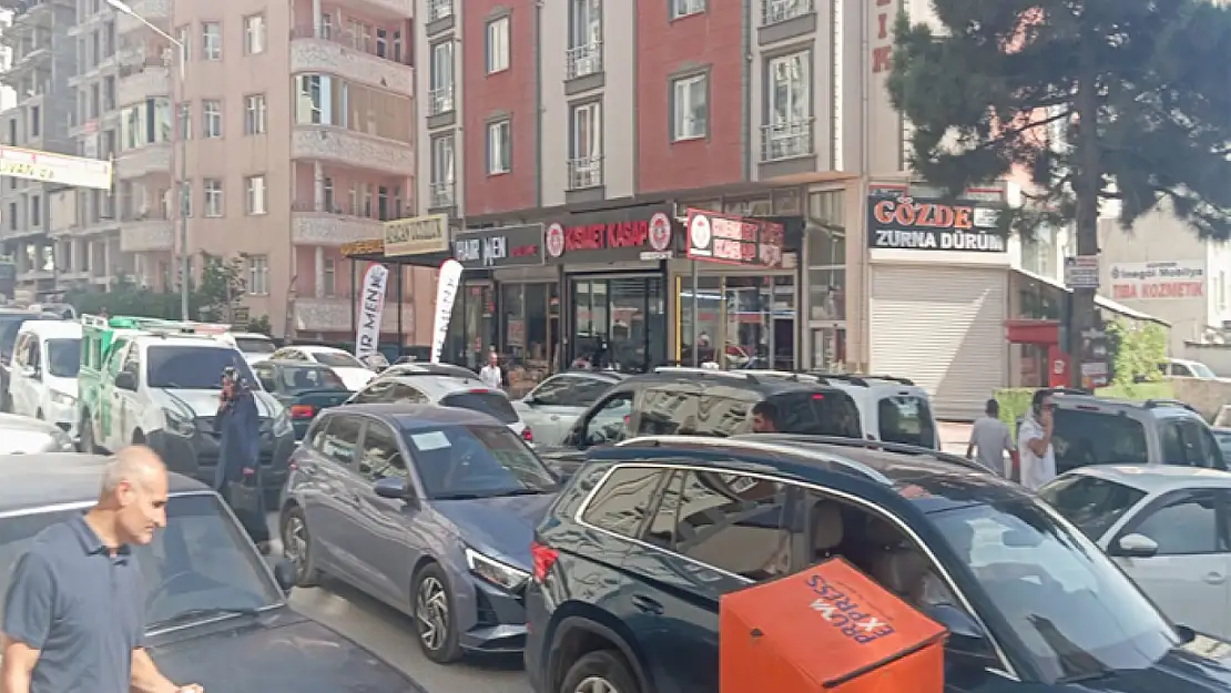 Trafik ve otopark sorunu çözülerek gündemden çıkmalı