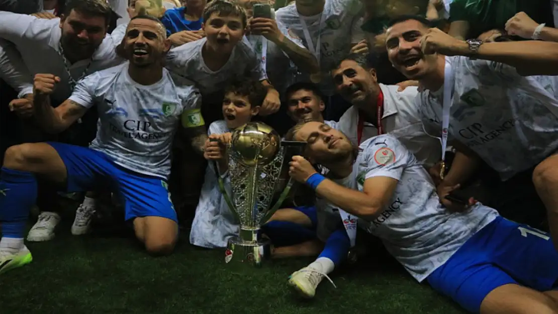 Trendyol 1. Lig Play-off şampiyonu Bodrum FK kupasına kavuştu