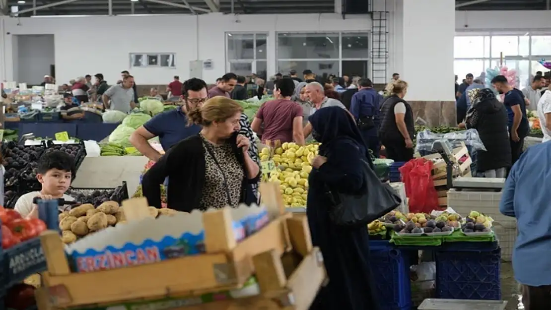 Tüketici güveni Ocak'ta yüzde 0,4 geriledi