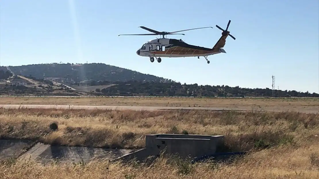 Türkiye'den yardım için gönderilen 2 uçakla 1 helikopter Yunanistan'a ulaştı