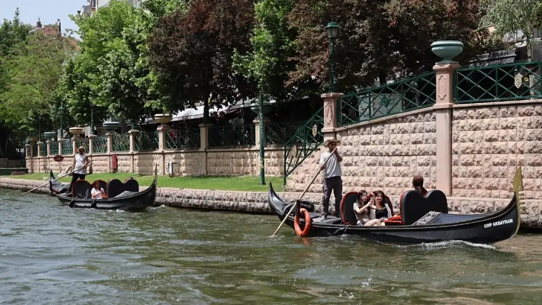 Türkiye'nin Venedik'ini, Venedik nüfusundan daha fazla kişi gezdi