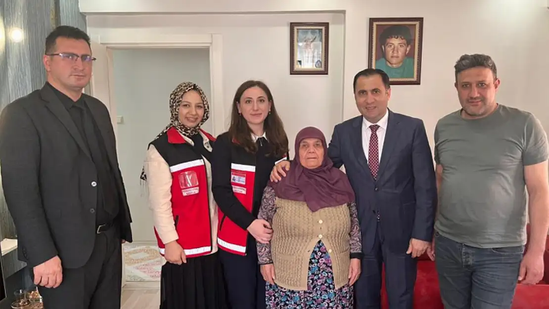 Türkoğlu'ndan Van'da şehit düşen askerin ailesine ziyaret