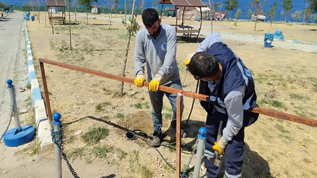 Tuşba Belediyesi'nden halk plajı temizliği