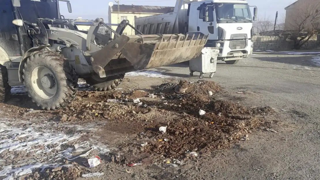 Tuşba Belediyesi'nden mahallelerde çevre temizliği