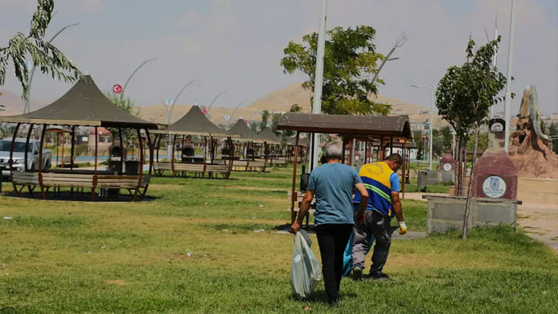 Tuşba Belediyesi'nden parklarda bakım onarım çalışması