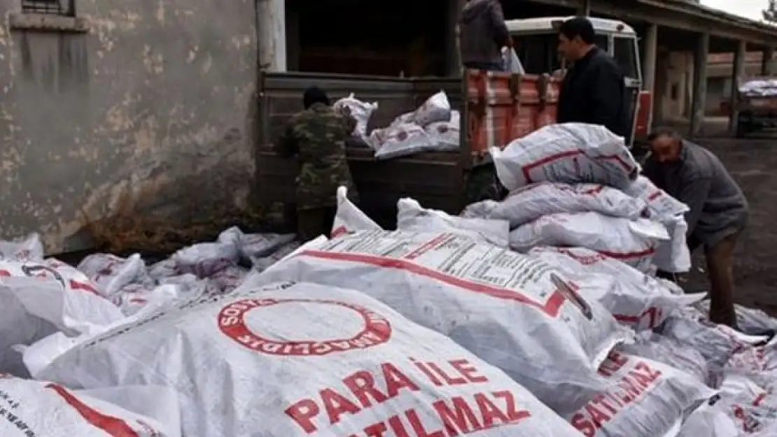 Tuşba'da dar gelirli ailelere kömür desteği