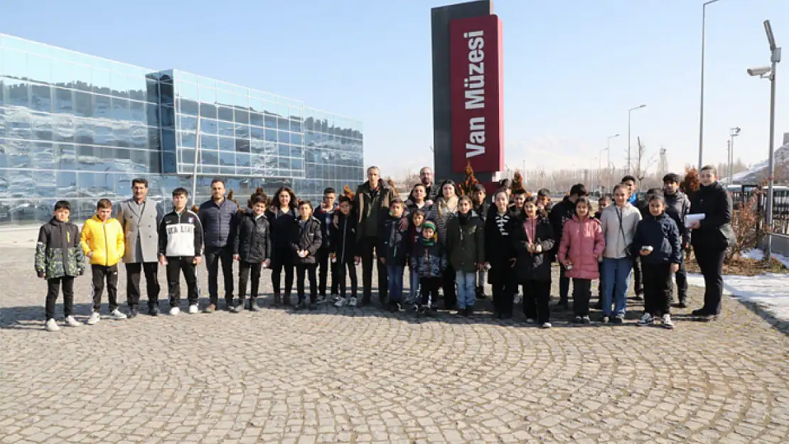 Tuşba'da öğrencilere yönelik kültürel etkinlikler devam ediyor