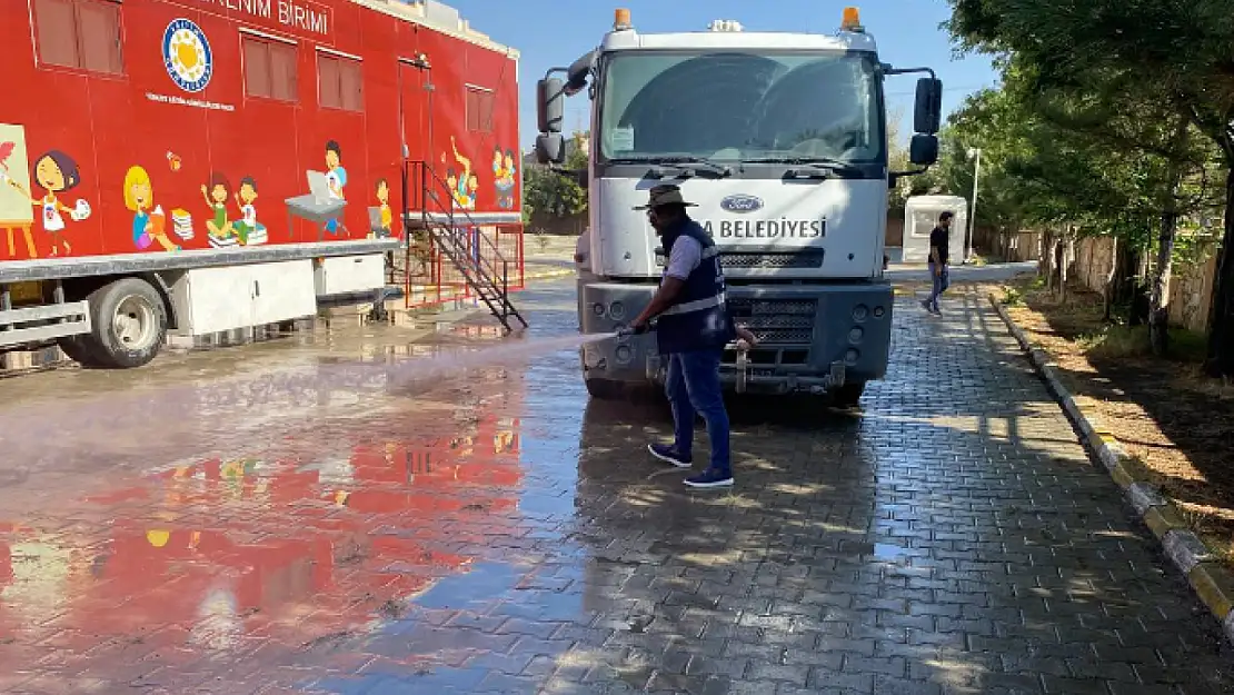 Tuşba'da okul bahçelerinde temizlik seferberliği