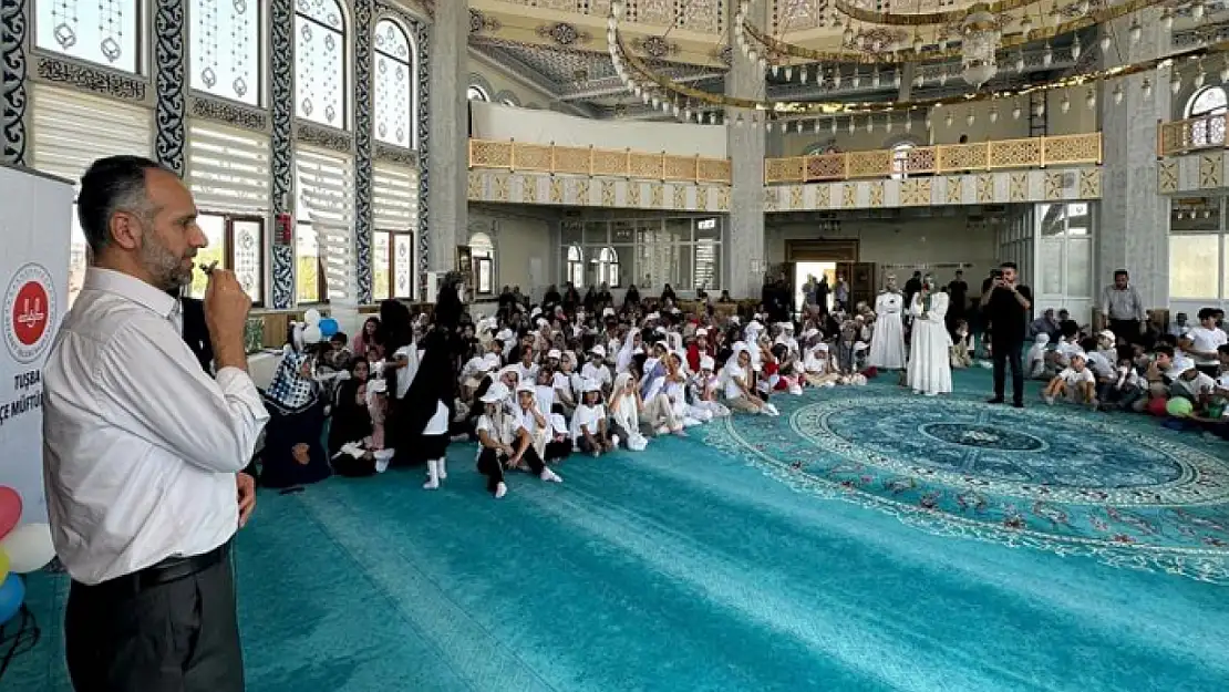 Tuşba'da Yaz Kur'an Kursları düzenlenen programla sonra erdi