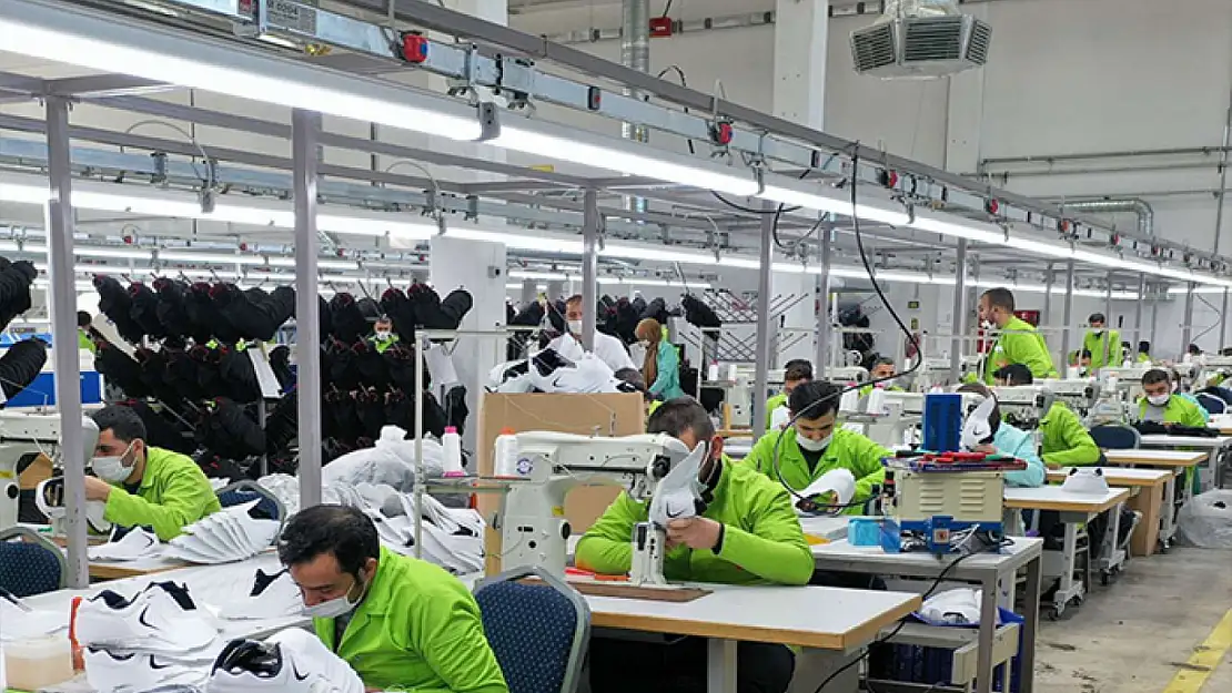 Ücretli çalışan sayısı yıllık yüzde 2,4 arttı