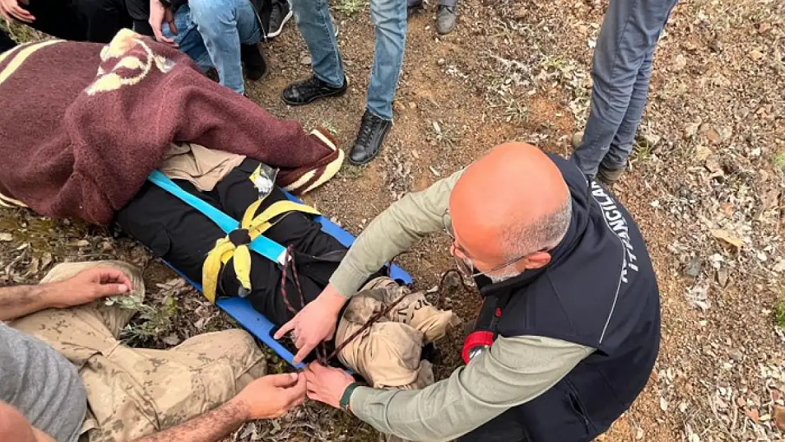 Uçurumdan düşen vatandaşı itfaiye ekipleri kurtardı